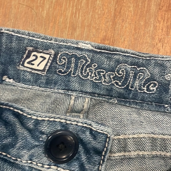 Miss Me Medium Wash Mid Rise Studded Bootcut Jean, Women's Size 27x33 - Picture 7 of 11